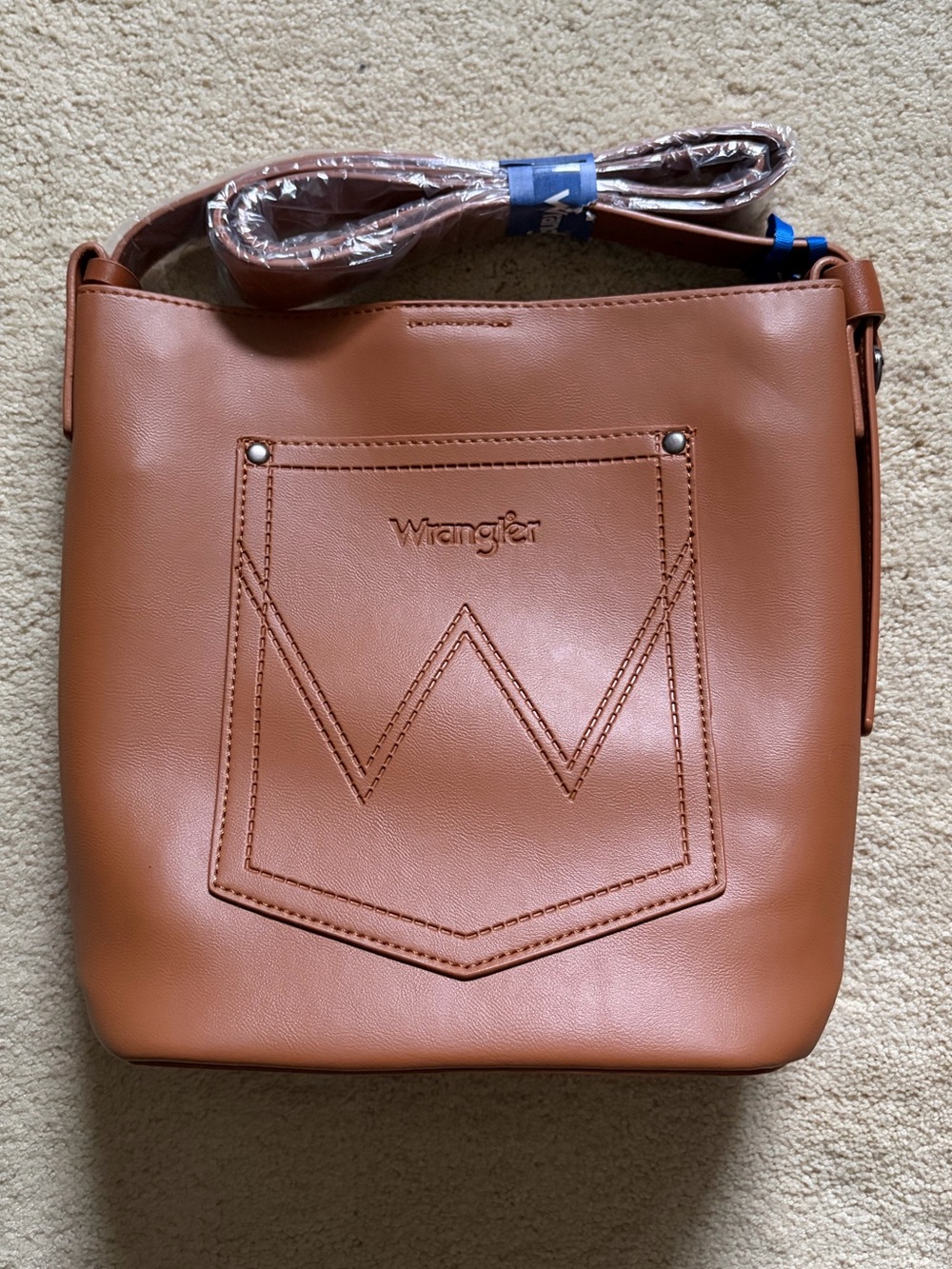 {Wrangler} NWT! Bucket Shoulder Bag with Scarf Charm - Picture 2 of 6